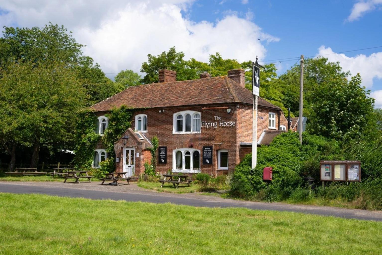 The Flying Horse Inn Boughton Aulph Екстериор снимка