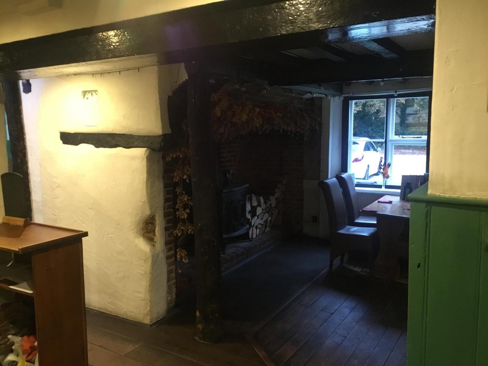 The Flying Horse Inn Boughton Aulph Екстериор снимка